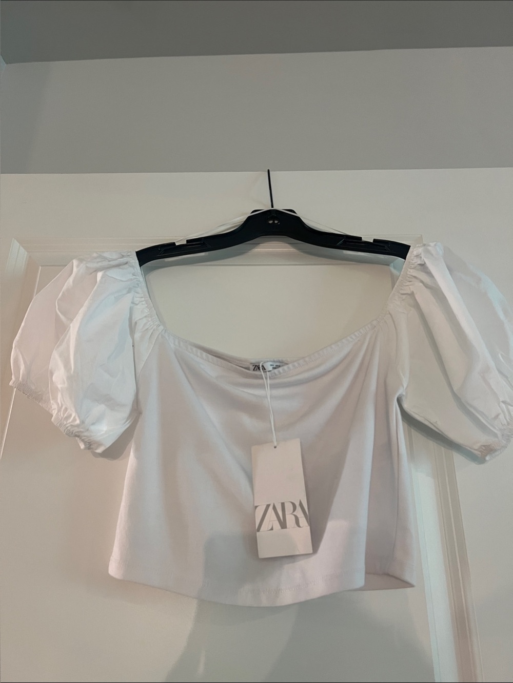 ZARA White Puff-Sleeve Cropped Top